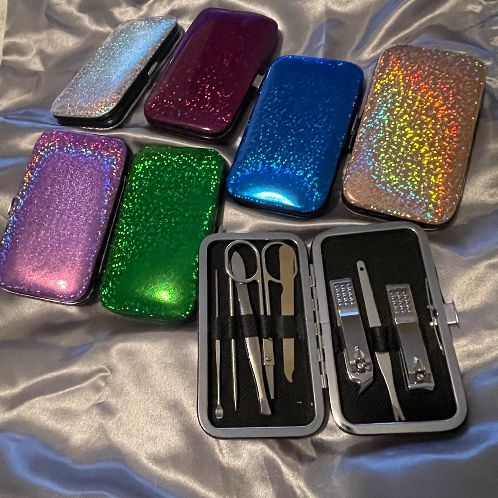 Holographic Manicure Set - Multi-Color - Picture 4 of 12